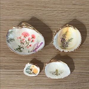 Floral and Bee decoupage clam Shell Trinket Dishes set of 4